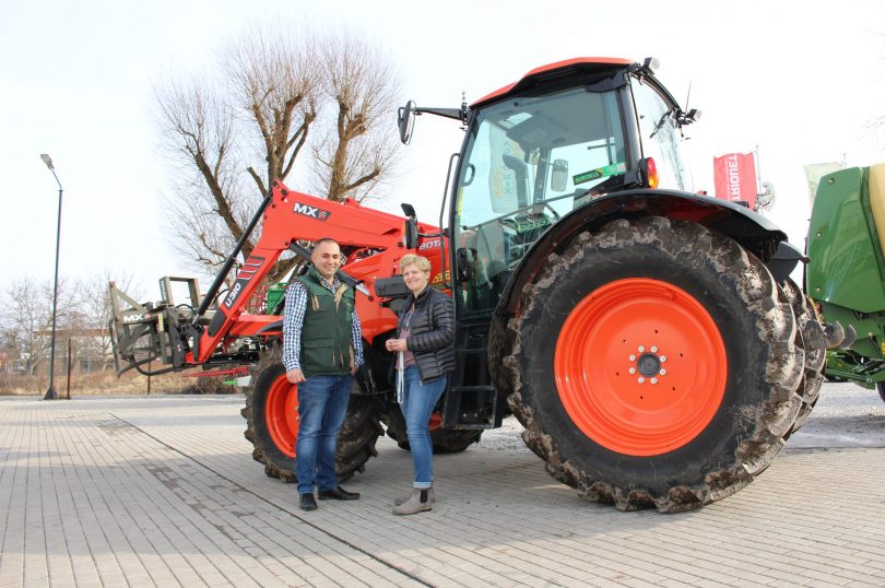 Kubota M135 GXS i Jarosław Bujdasz oraz Danuta Kuchta