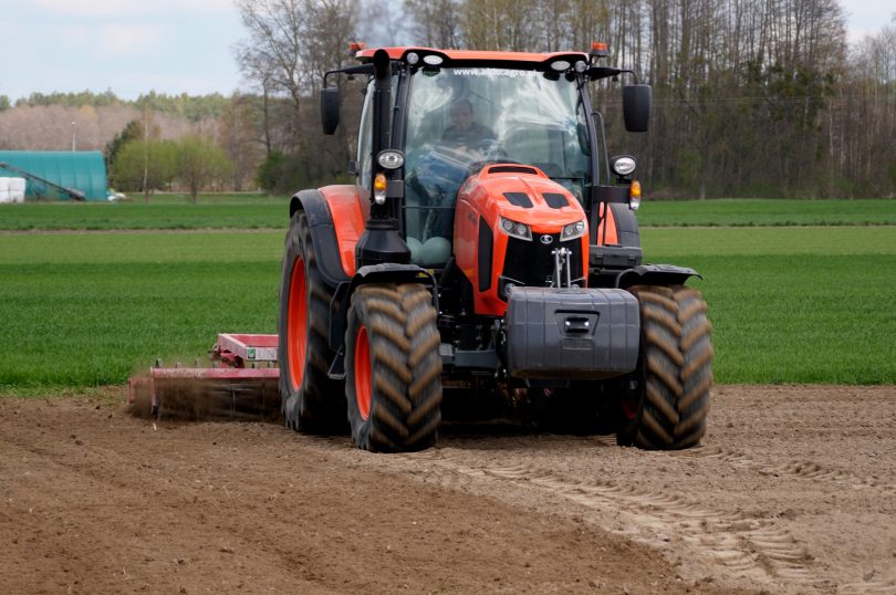 Jakie ciśnienie w oponach ciągnika Kubota M6?