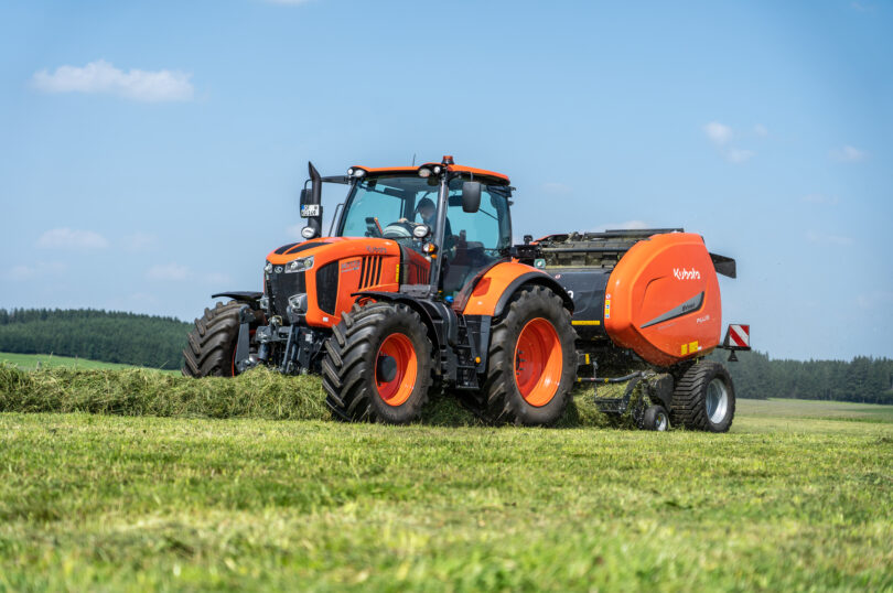 Kubota M7003